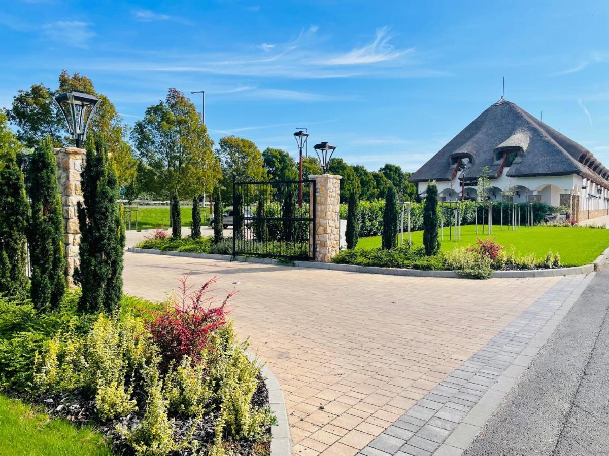 Hotel Öreg Halász Fogadó Tát Esterno foto